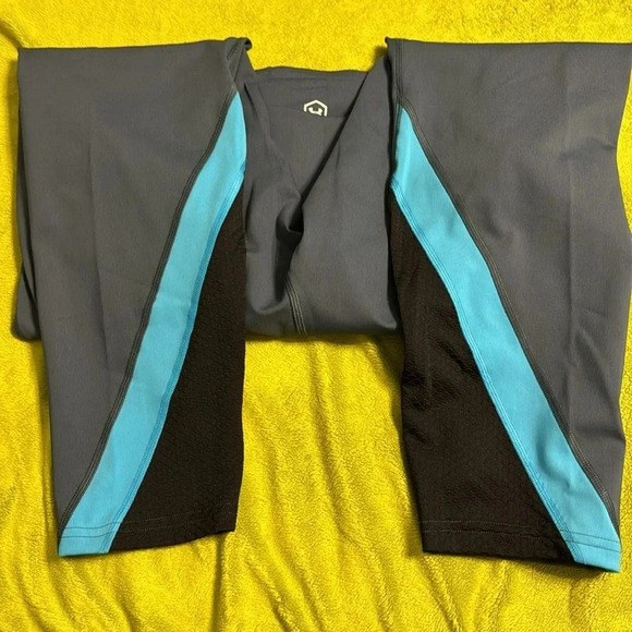 WNS Under Armour Leggings HeatGear Powered by Celliant Sz XL Beautiful Blue - Picture 5 of 8